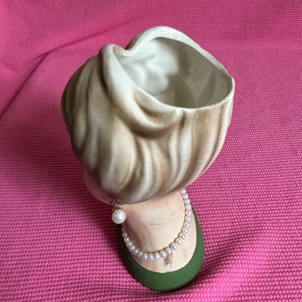 Vintage Napco lady head vase green dress pearl earrings necklace 7472 planter - Picture 3 of 6
